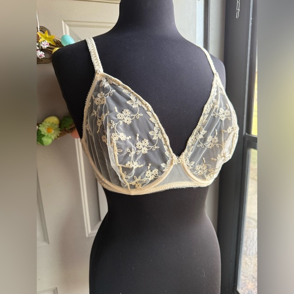 Vintage Christian Dior Intimates lace underwire full coverage bra size 34D